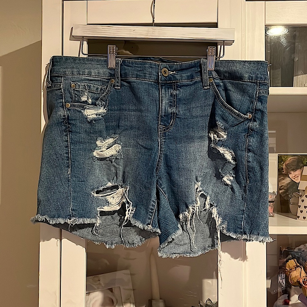 Torrid jean shorts in size 16